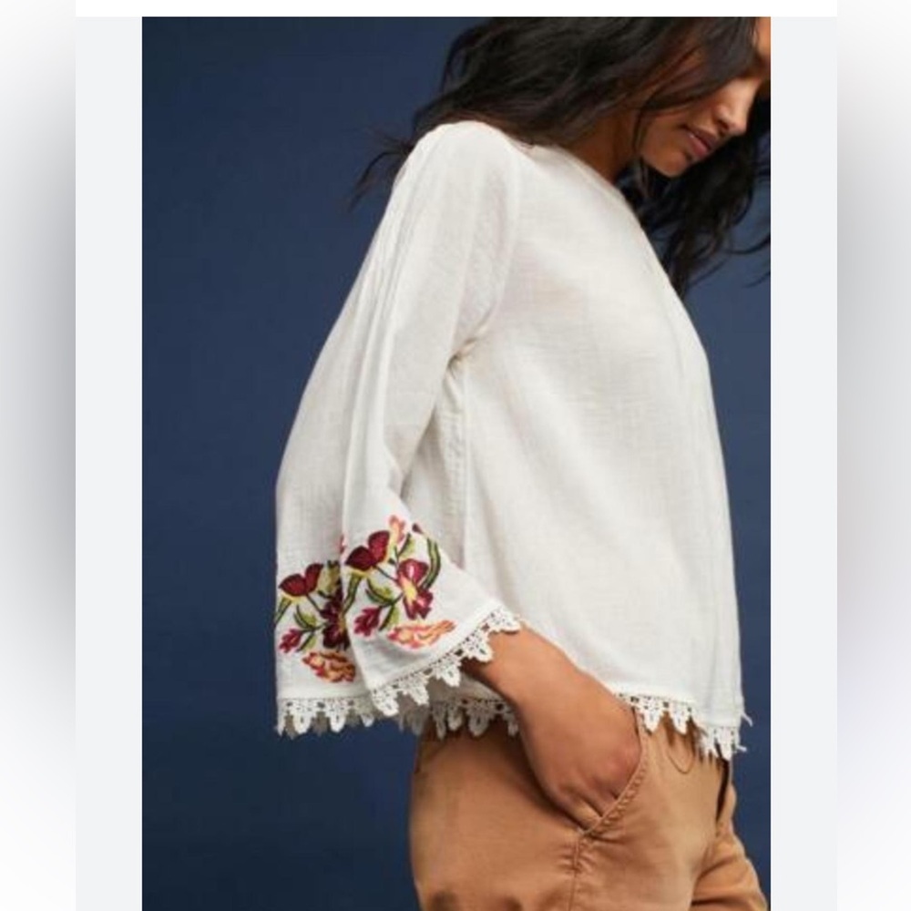 Velvet by Graham and Spencer Jeslyn Embroidered Peasant Top size Medium